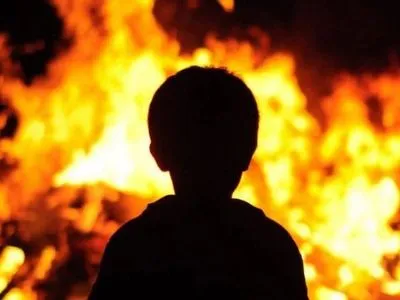 В Винницкой области жилой дом охватил пожар: погиб 7-летний мальчик, мать получила ожоги рук