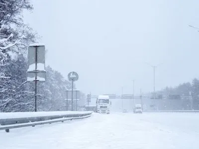 В Киеве завтра ожидается снегопад. Въезд грузовиков запретят