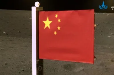 Китайские ученые обнаружили воду в лунном грунте