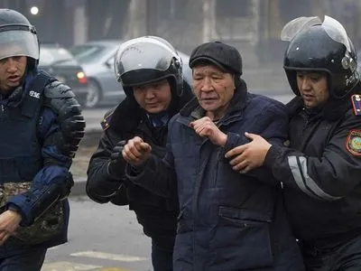 Кількість затриманих у Казахстані вже перевищила 5 тис. осіб