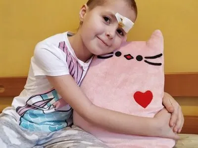 Во Львове из-за насморка девятилетней девочке пришлось прооперировать мозг