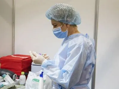 Бустерную прививку от COVID-19 получили уже 20 тысяч украинцев