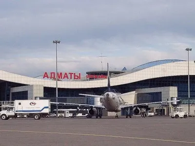 Ситуация в Казахстане: почти все аэропорты уже работают в штатном режиме, но не в Алматы