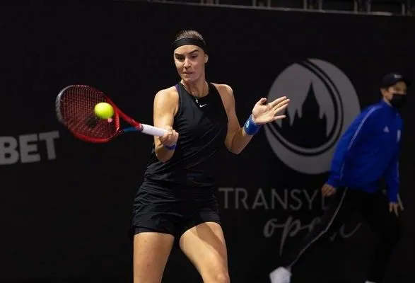 Теннисистка Калинина с выигрыша стартовала на соревнованиях WTA-250