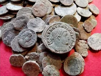 В Испании барсук выкопал монеты Римской империи