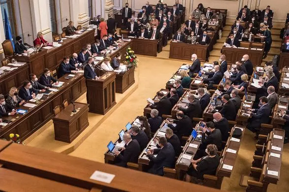 Новое чешское правоцентристское правительство получило вотум доверия в парламенте