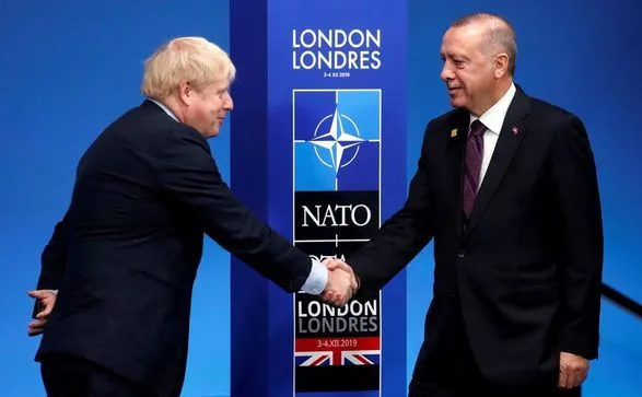 Прем'єр Великої Британії Джонсон та президент Туреччини Ердоган обговорили ситуацію в Україні: обоє висловили значне занепокоєння нарощуванням сил Росії