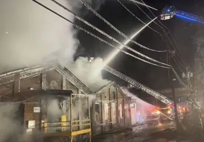 Пожар на химическом заводе в Нью-Джерси: жителей просят закрыть окна