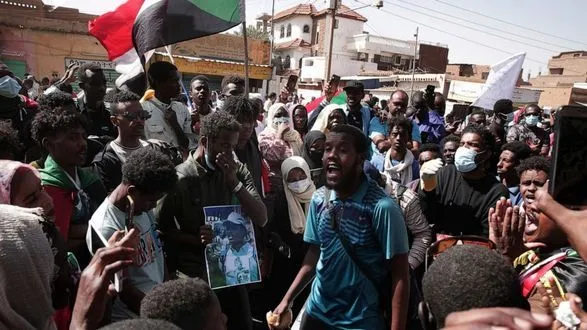 sudanski-sili-vidkrili-vogon-po-protestuvalnikam-proti-derzhavnogo-perevorotu-zaginuli-3-osobi