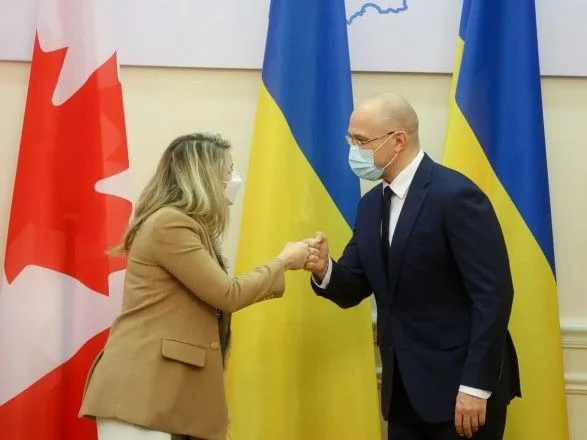 Министр иностранных дел Канады прибыла в Киев