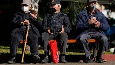У Греції нещепленим людям похилого віку загрожує щомісячний штраф