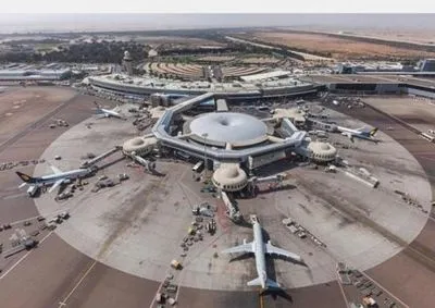Возле аэропорта Абу-Даби совершена атака дронами, трое людей погибли