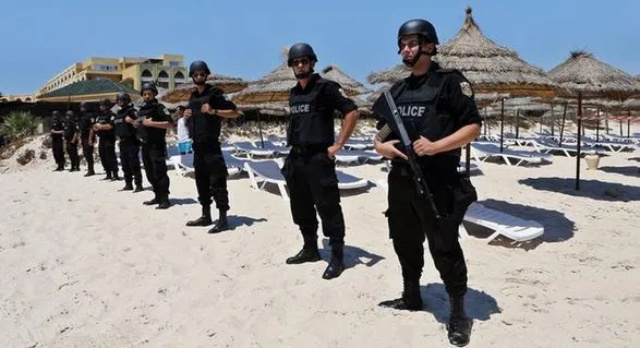 Тунис продлил режим чрезвычайного положения, что действует уже 6 лет, до 18 февраля