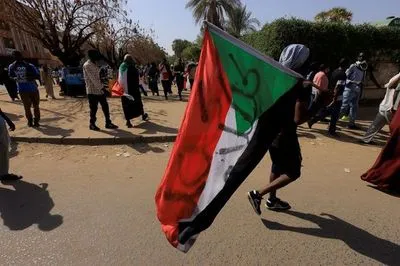 Протестувальники забарикадували вулиці Судану. Почався страйк через загибель демонстрантів