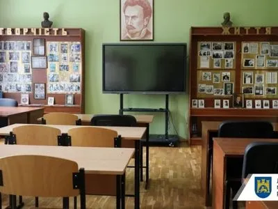 Третє українське місто за день повідомило про “замінування” навчального закладу