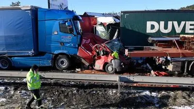 В Чехии произошло столкновение сорока автомобилей из-за сильного снегопада