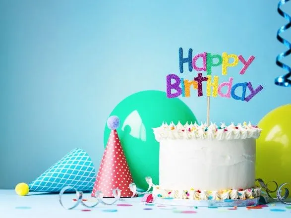 У США жінка два роки святкувала день народження свого сина не в той день