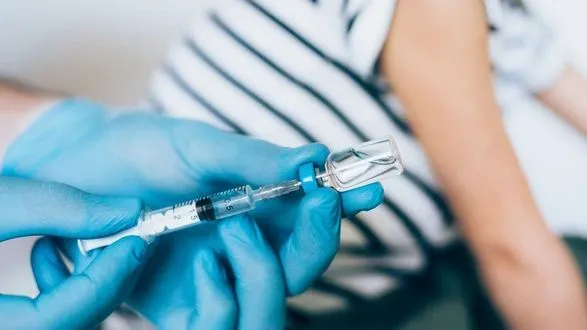ВООЗ рекомендує зменшити дозу вакцини Pfizer для дітей віком до 12 років