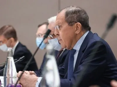 У Женеві завершилися переговори США та РФ: Лавров чекає письмової відповіді щодо “гарантій” наступного тижня
