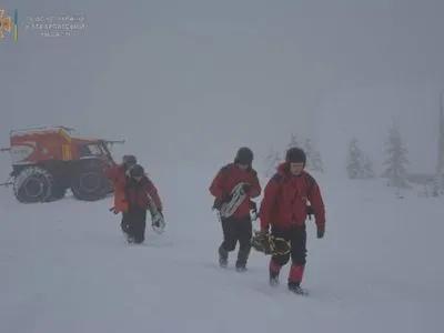 Рятувальники завершили операцію з порятунку туристів на Закарпатті