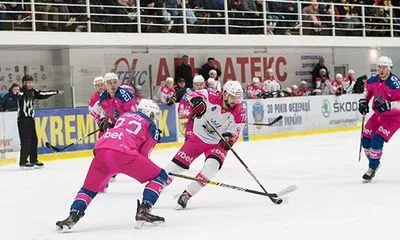 Хоккей: хет-трик Денискина принес “Кременчугу” очередную победу в УХЛ