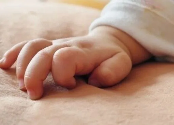 В Днепропетровской области родители напоили шестимесячного ребенка алкоголем, младенец погиб