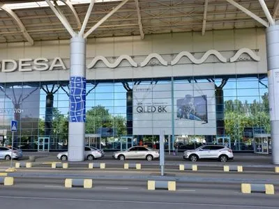 В Одессе ищут взрывчатку в аэропорту