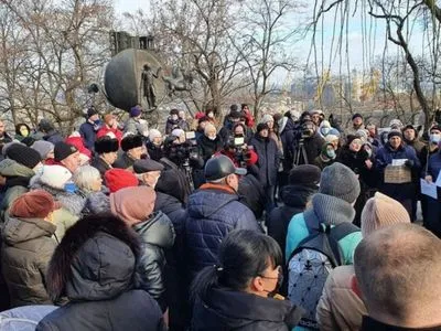Одесситы вышли на протест из-за высоких тарифов на тепло
