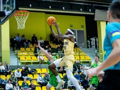Баскетбол: “Будівельник” втретє за сезон завдав поразки БК “Тернопіль”