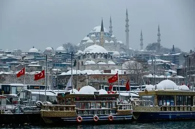 Первый снег за 29 лет в Анталии: мощный снежный шторм принес непогоду на Балканы
