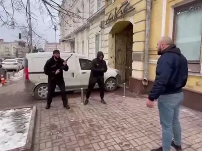 Стрельба в центре Киева: стрелял инкассатор