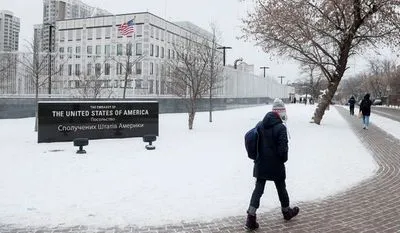 Посольство США в Украине призывает американцев "рассмотреть вопрос об отъезде сейчас"