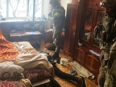 Выдавали себя за полицейских: под Харьковом задержали банду грабителей во главе с россиянином
