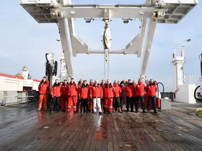 Криголам “Ноосфера” вирушив в Антарктику: маршрут та наукова програма першого рейсу