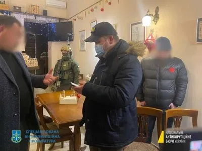 "Слугу" Кузьминых поймали во время получения взятки в более чем пол миллиона гривен