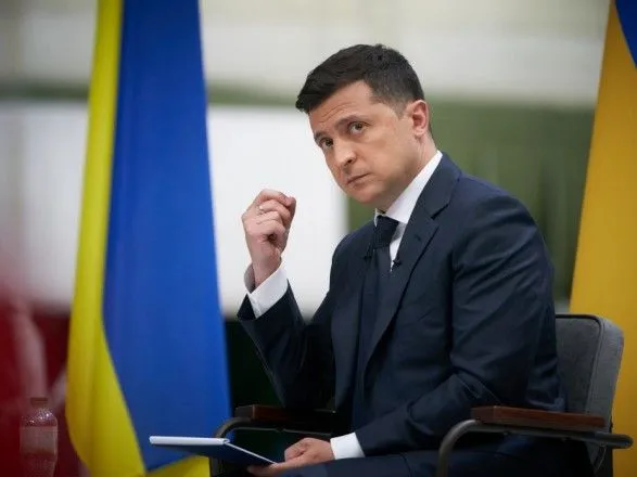 Украине для стабилизации экономики нужно около 4-5 млрд долларов - Зеленский