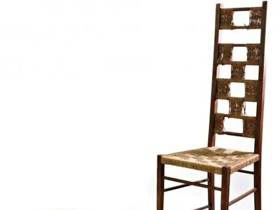 В Великобритании женщина купила стул, который оказался творением известного художника