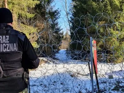 Намагалися пошкодити колючий дріт: у Польщі зафіксували нові спроби незаконного перетину кордону