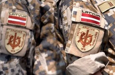 Латвія відправить в Україну військових-інструкторів