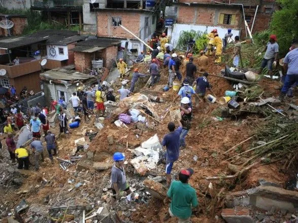У Бразилії через зливи і зсуви загинули щонайменше 19 людей