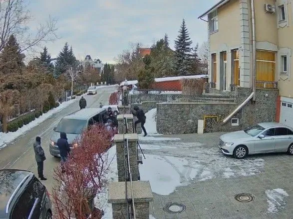 ГБР перелезало через забор: у экс-главы "Нафтогаза" Коболева дома провели обыск