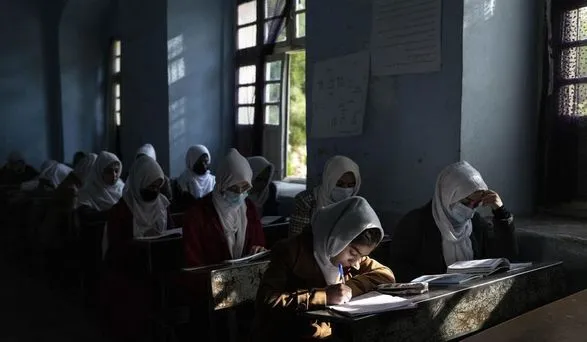 Талібан знову відкрив університети для афганських жінок у 6 провінціях