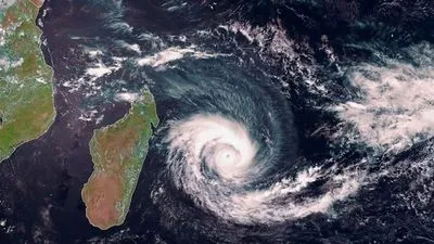 Мощный тропический циклон обрушится на Мадагаскар в субботу