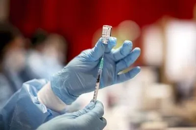 Австрия первой в Европе ввела обязательную вакцинацию от COVID-19