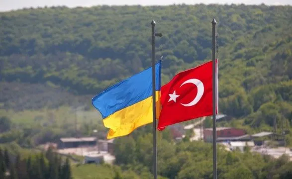 Украина и Турция договорились о полной либерализации автоперевозок