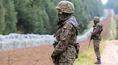 Білоруські військові стріляли із сигнальних пістолетів на кордоні з Польщею