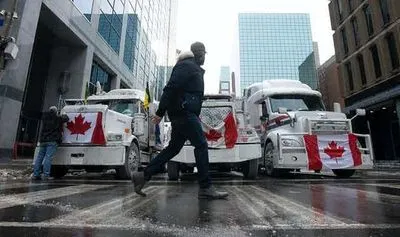 Окупація Оттави: канадська поліція конфіскувала пальне у спробі розігнати протести далекобійників