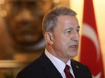 Міністр оборони Туреччини заразився коронавірусом