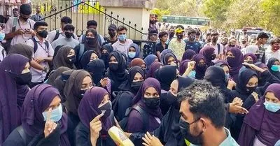 Індійський штат Карнатака закрив школи через протести проти заборони носіння хіджабів
