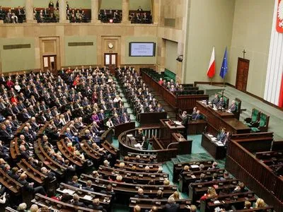 Польща безкоштовно передасть Україні військове обладнання